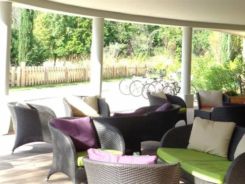 Suite Home Aix En Provence Sud Tgv Bouc-Bel-Air 4*,